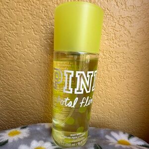 {Victoria’s Secret} PINK Total Flirt 250ml/8.4oz. body spray *rare*